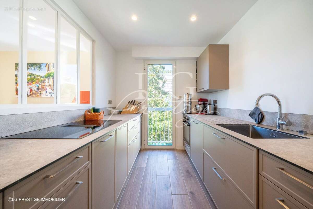 Appartement à MANDELIEU-LA-NAPOULE