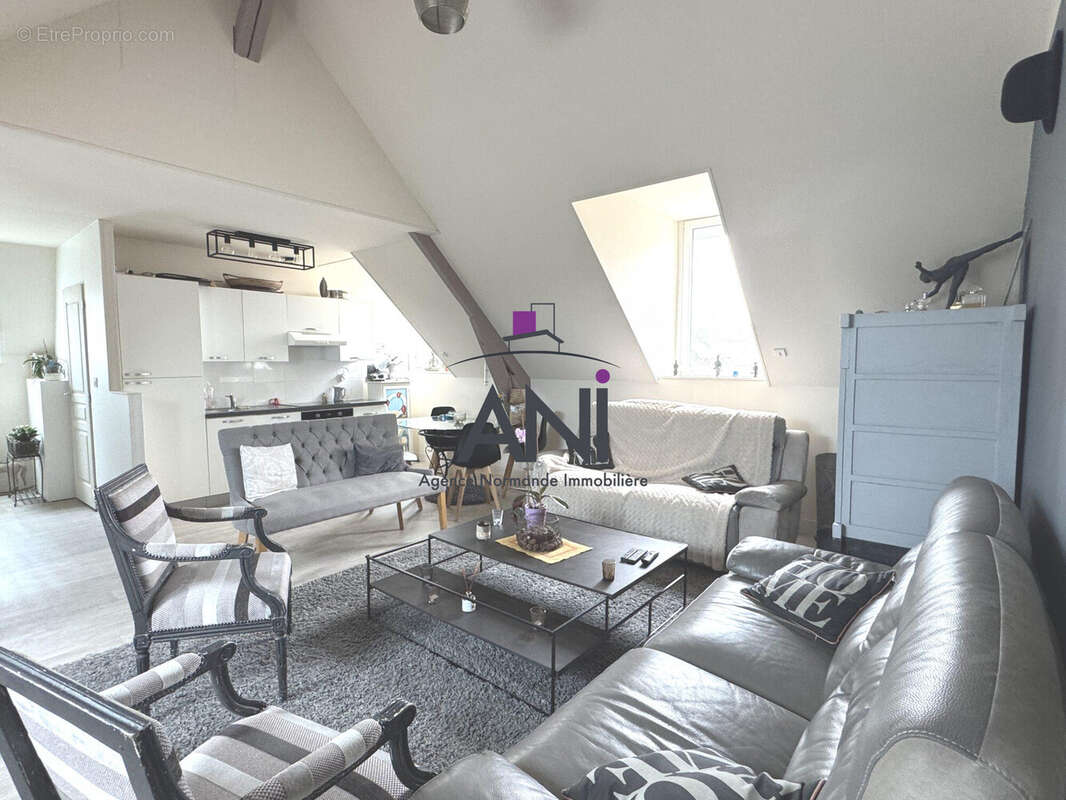 Appartement à GREGES