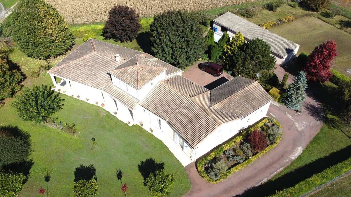 Maison à BECHERESSE