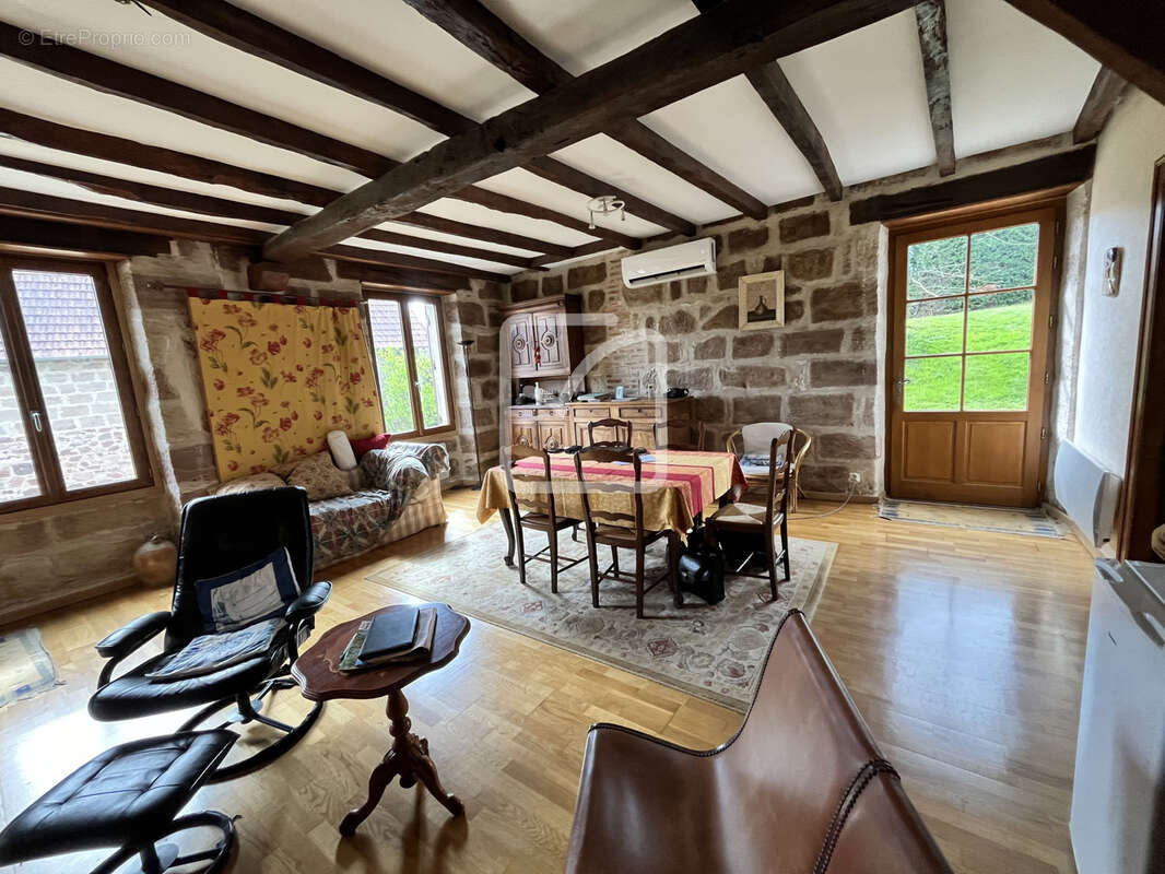 Maison à VARS-SUR-ROSEIX