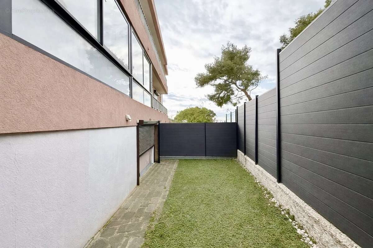 Appartement à SIX-FOURS-LES-PLAGES