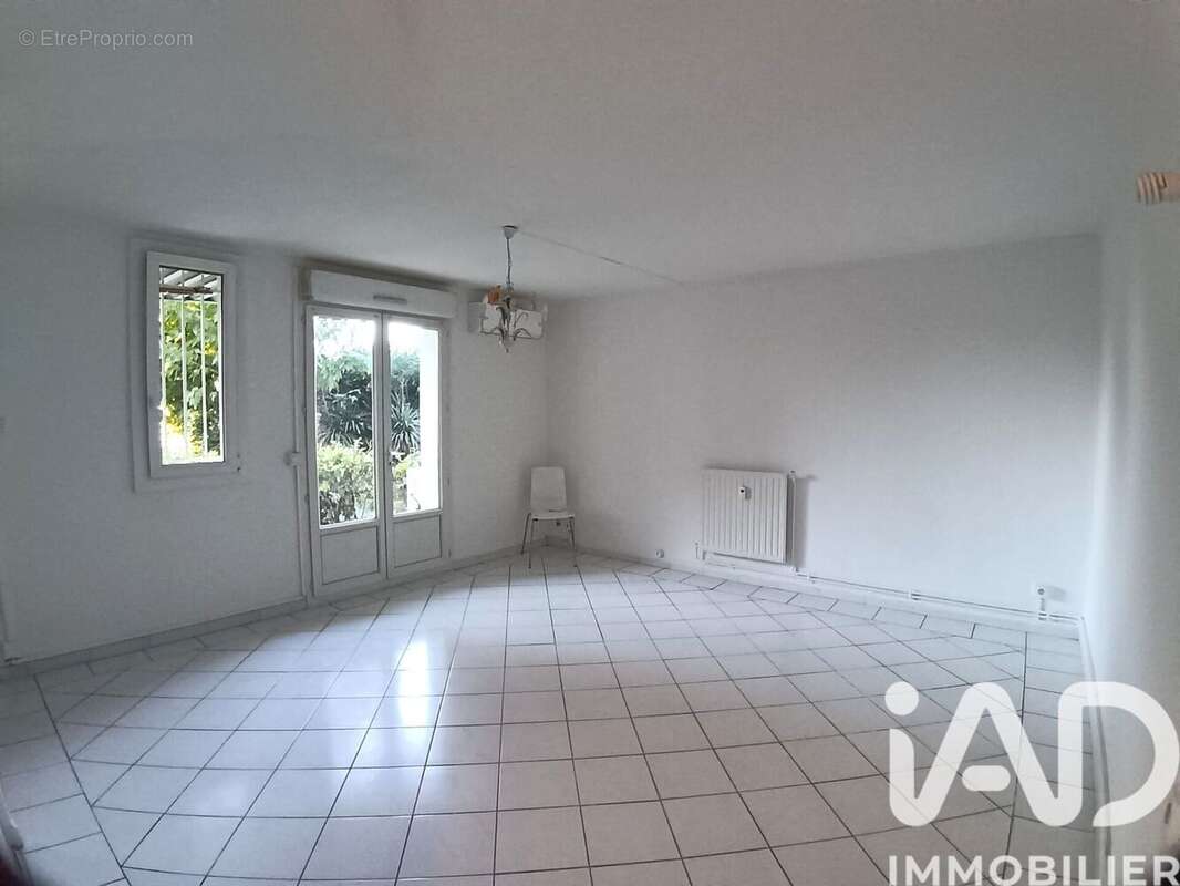 Photo 2 - Appartement à SORGUES