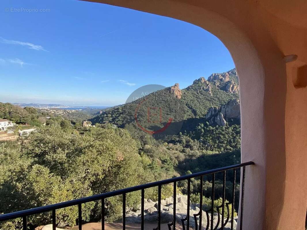 Maison à MANDELIEU-LA-NAPOULE