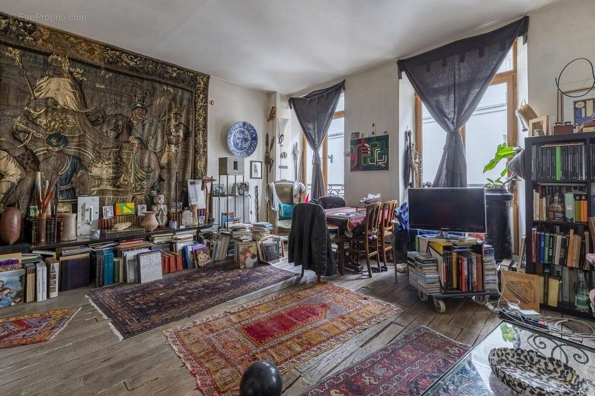 Appartement à PARIS-2E