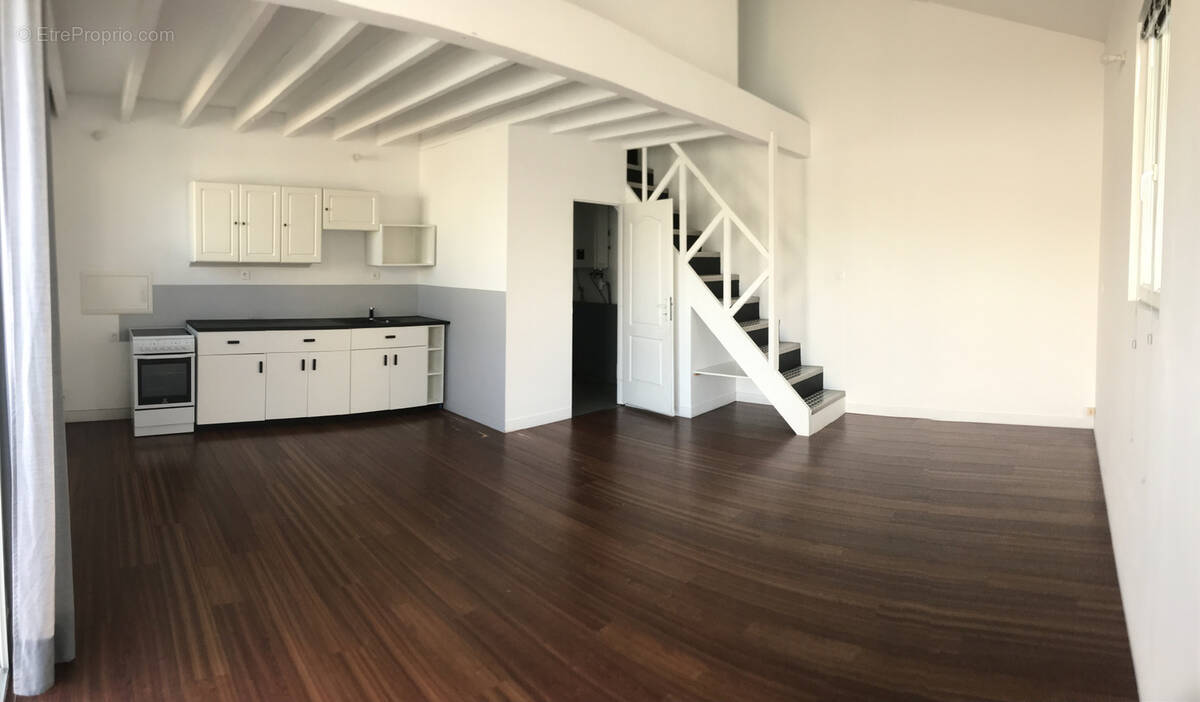 Appartement à MAUGUIO