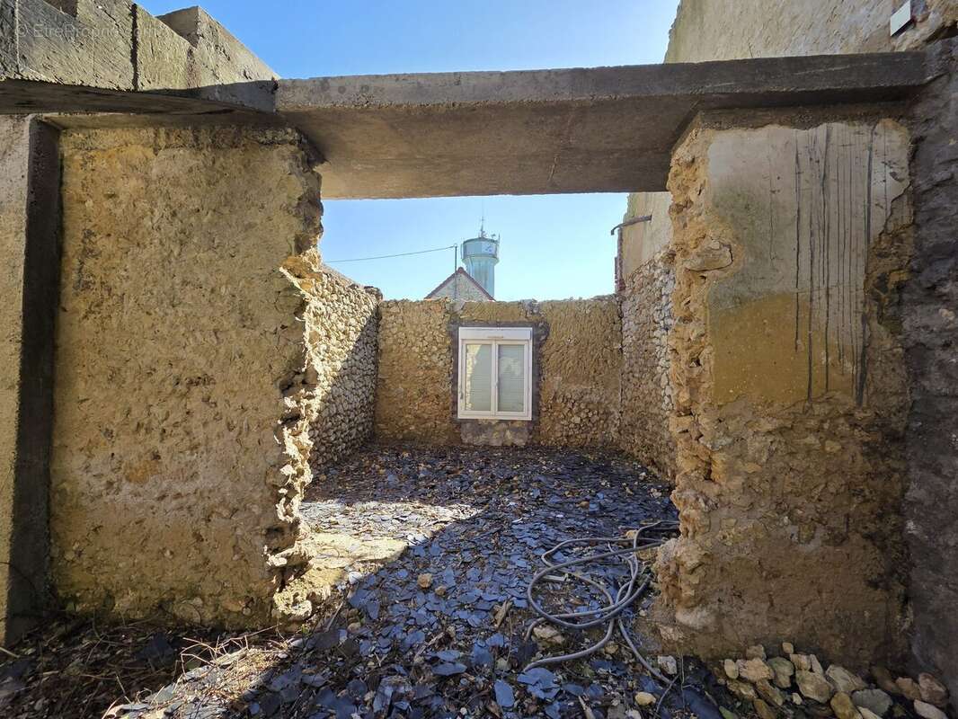 Terrain 1649 m² à Souvigne  - photo 4
