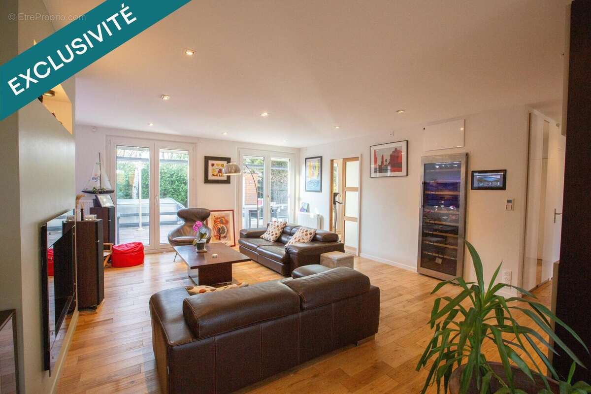 Photo 5 - Maison à LE MESNIL-SAINT-DENIS