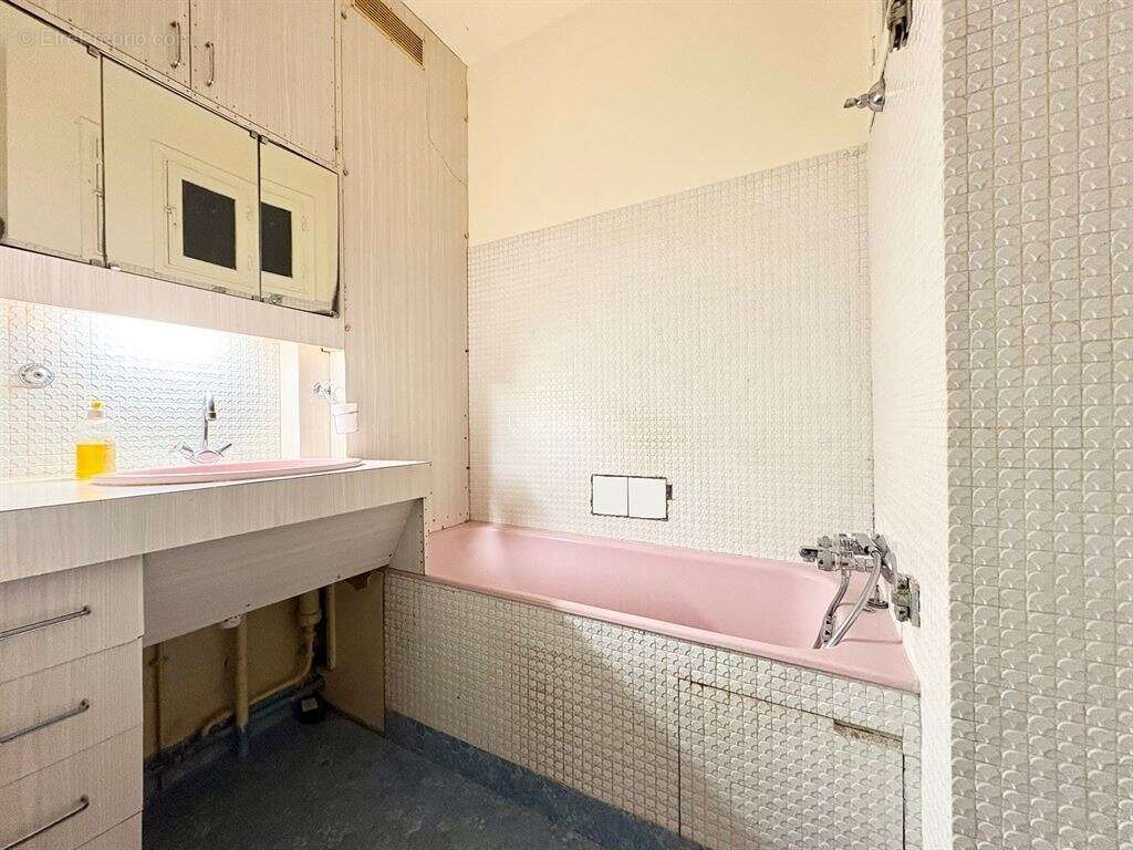 Appartement à ISSY-LES-MOULINEAUX