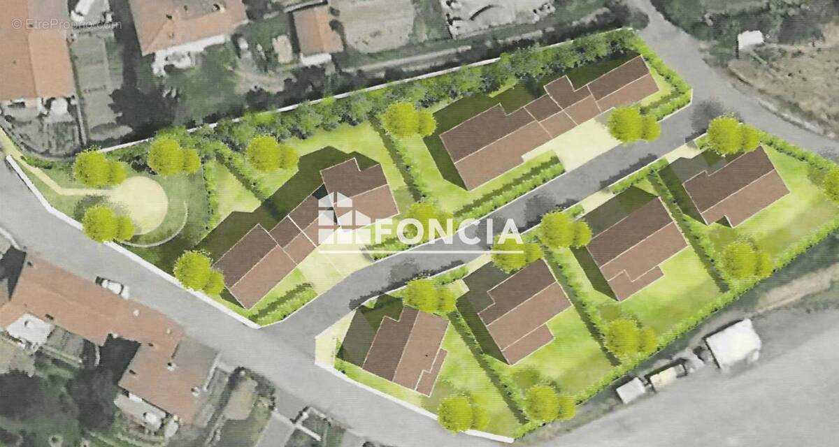 Terrain à LARAJASSE