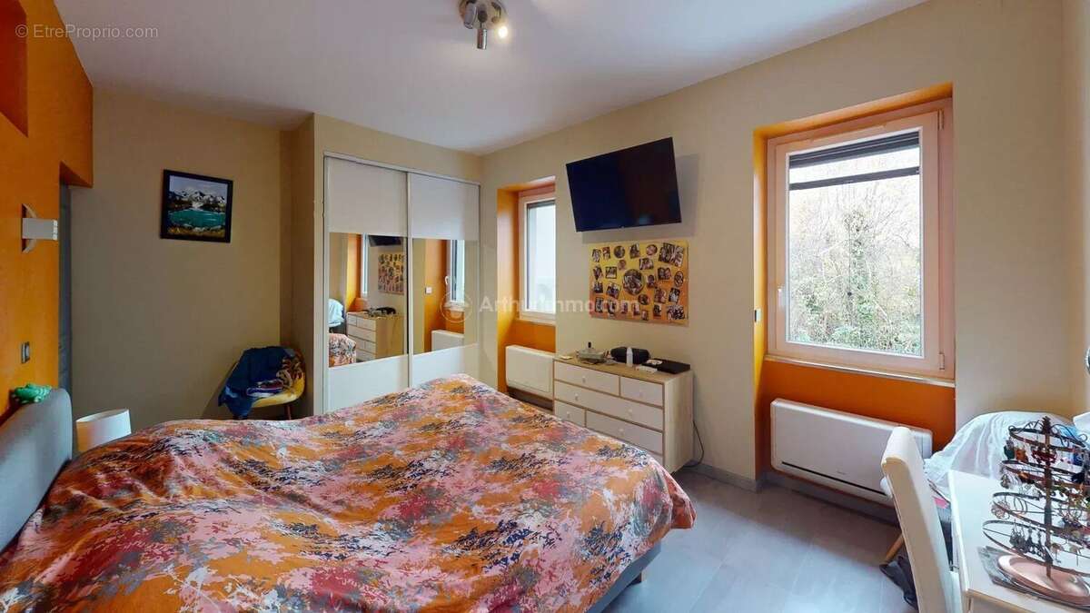 Maison à SAINT-JEAN-DE-BOURNAY