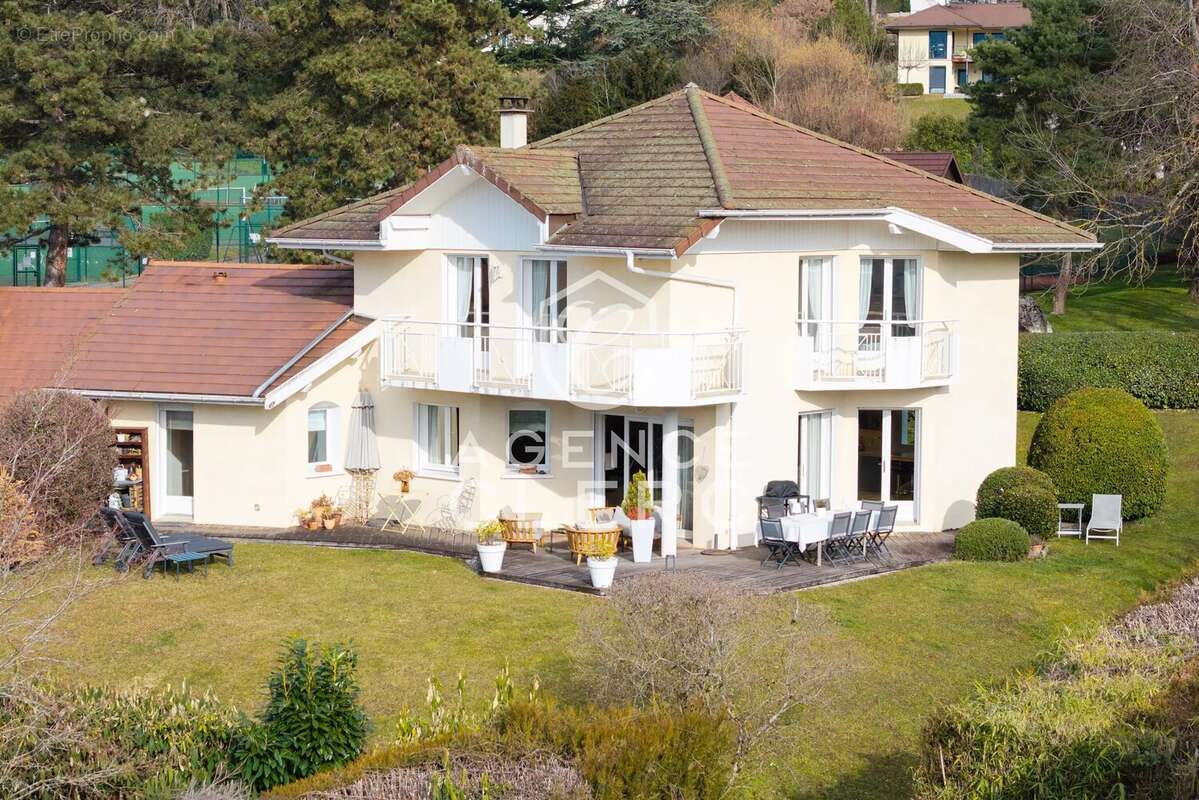 Maison à VEYRIER-DU-LAC