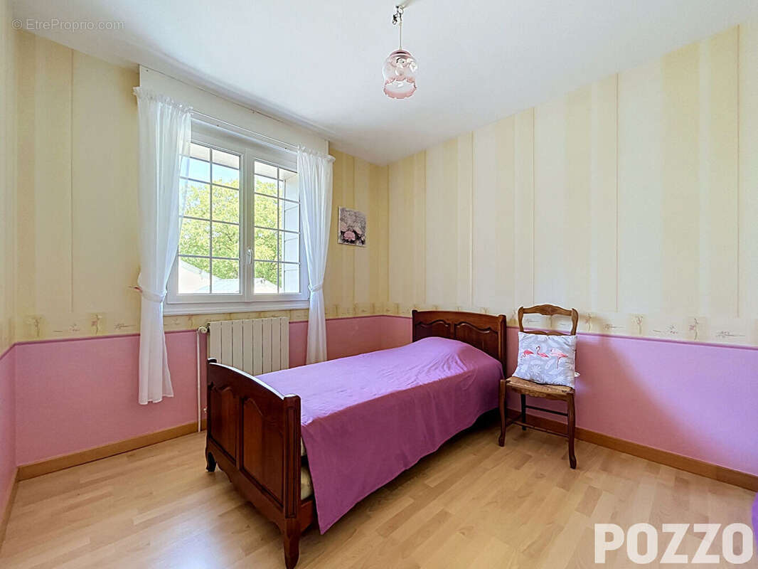 Maison avec grand sous-sol, dépendances de 275 m² et espace bien-être - photo 6