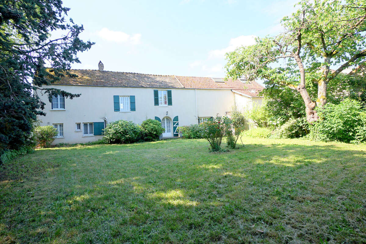 Maison à MEZIERES-SUR-SEINE