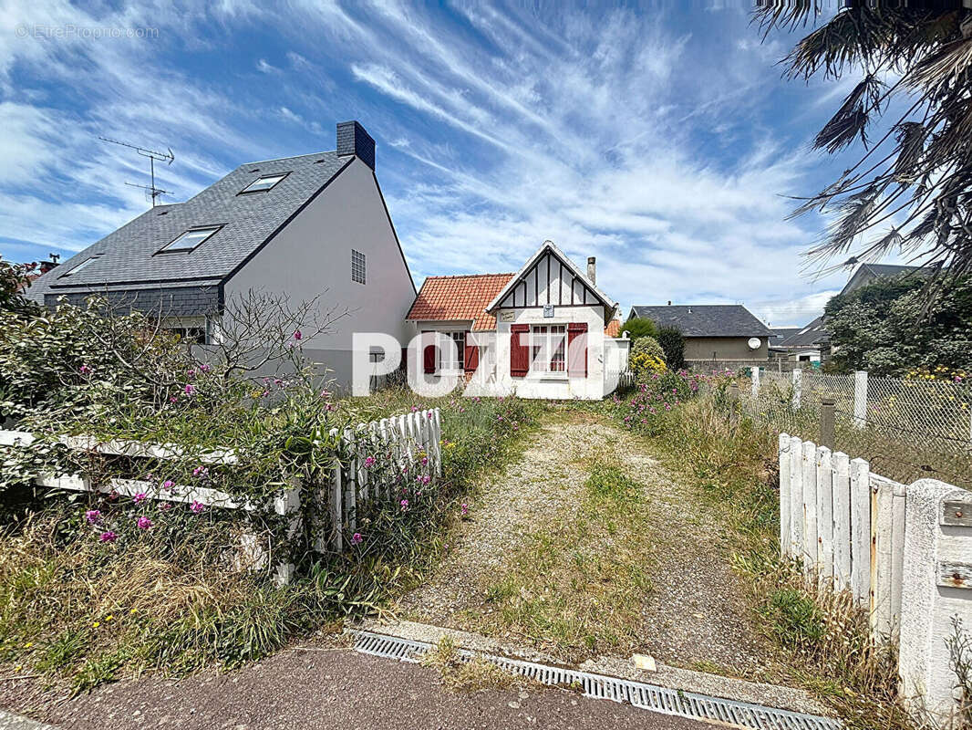 Maison à AGON-COUTAINVILLE