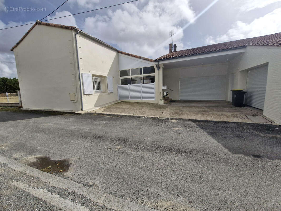 Maison à CORME-ECLUSE