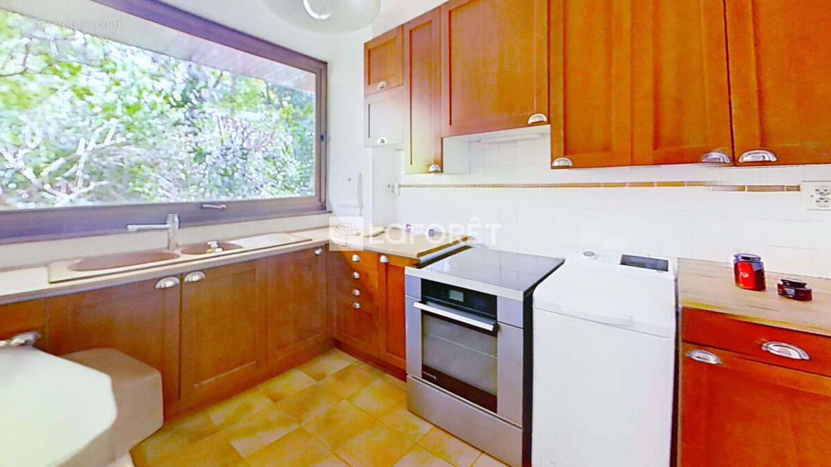 Appartement à LA CELLE-SAINT-CLOUD