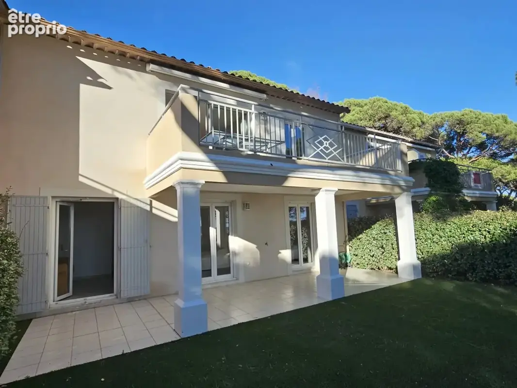 SOUS OFFRE - Exclusivité - Sainte-Maxime - Villa mitoyenne avec aperçu  mer, dans domaine sécurisé avec piscine - photo 16