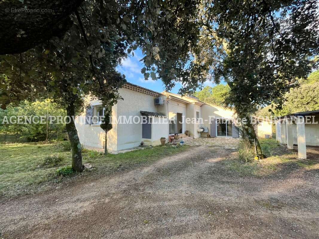 Maison à SUZE-LA-ROUSSE