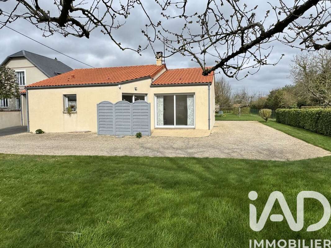 Photo 2 - Maison à MONCOUTANT