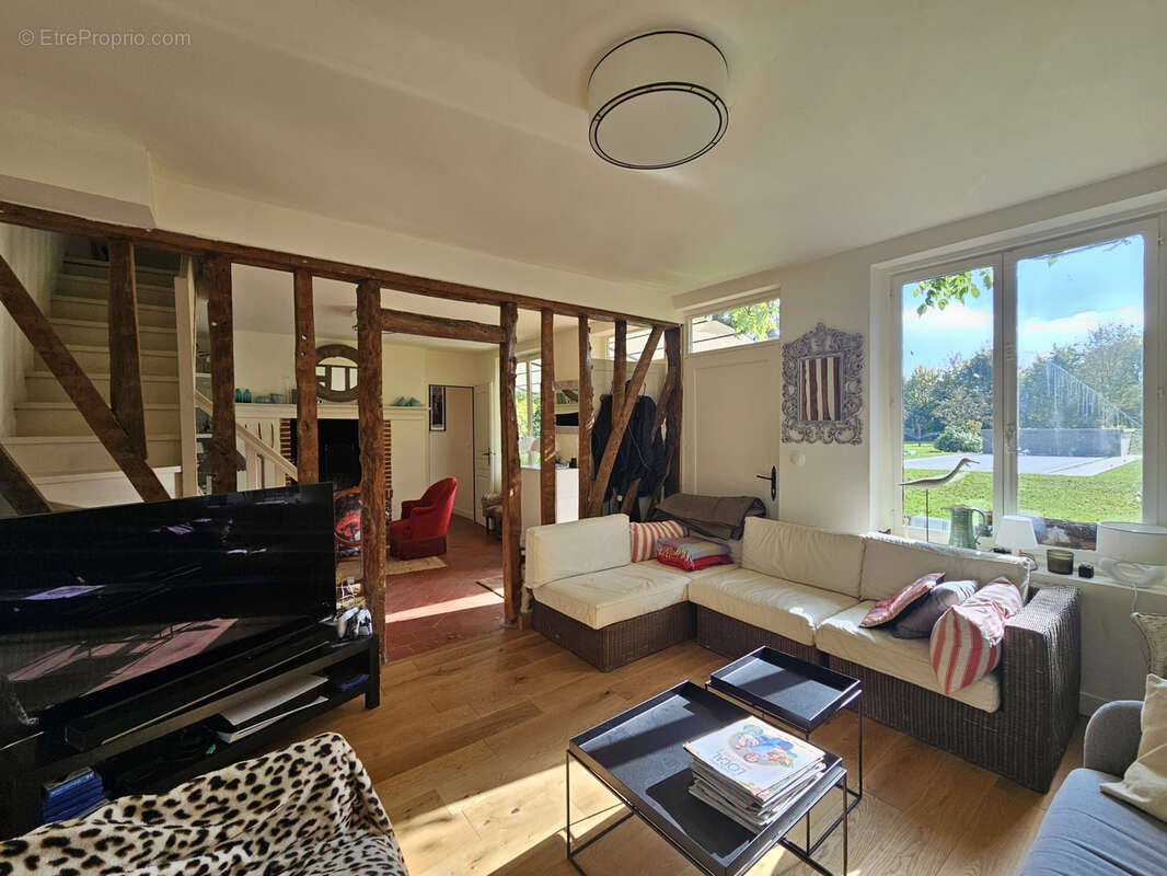 Maison à CORMEILLES