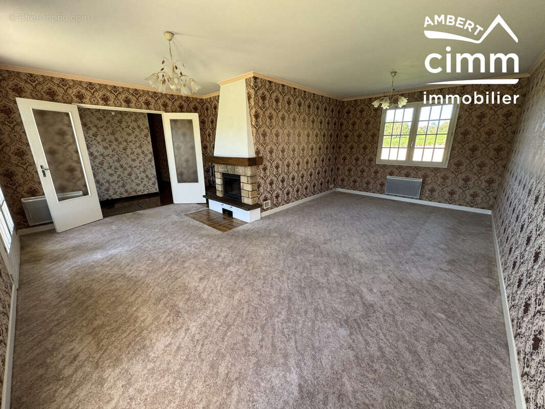 Maison à SAINT-DIER-D&#039;AUVERGNE