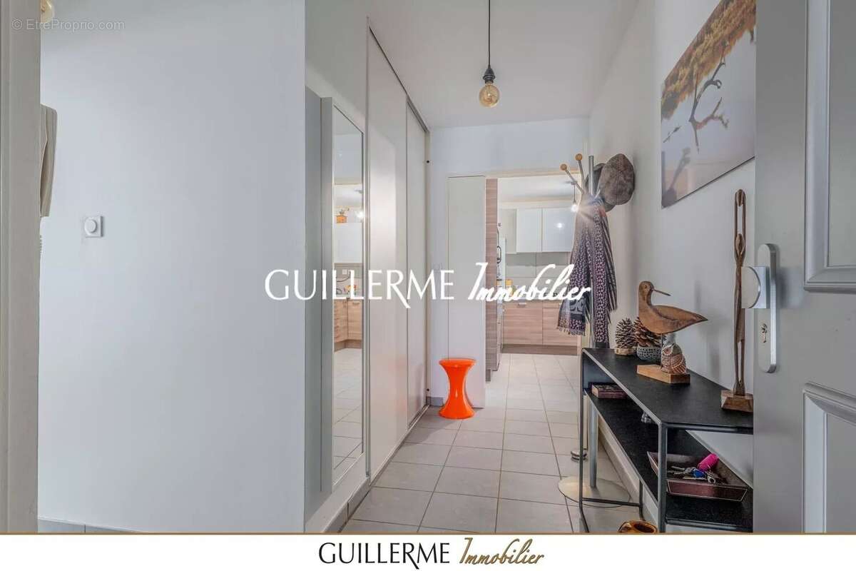 Appartement à GENAY