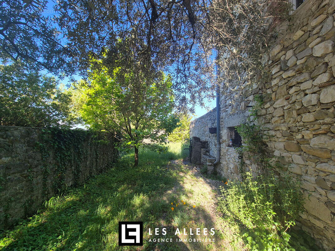 Maison 100 m² à Manas  - photo 3