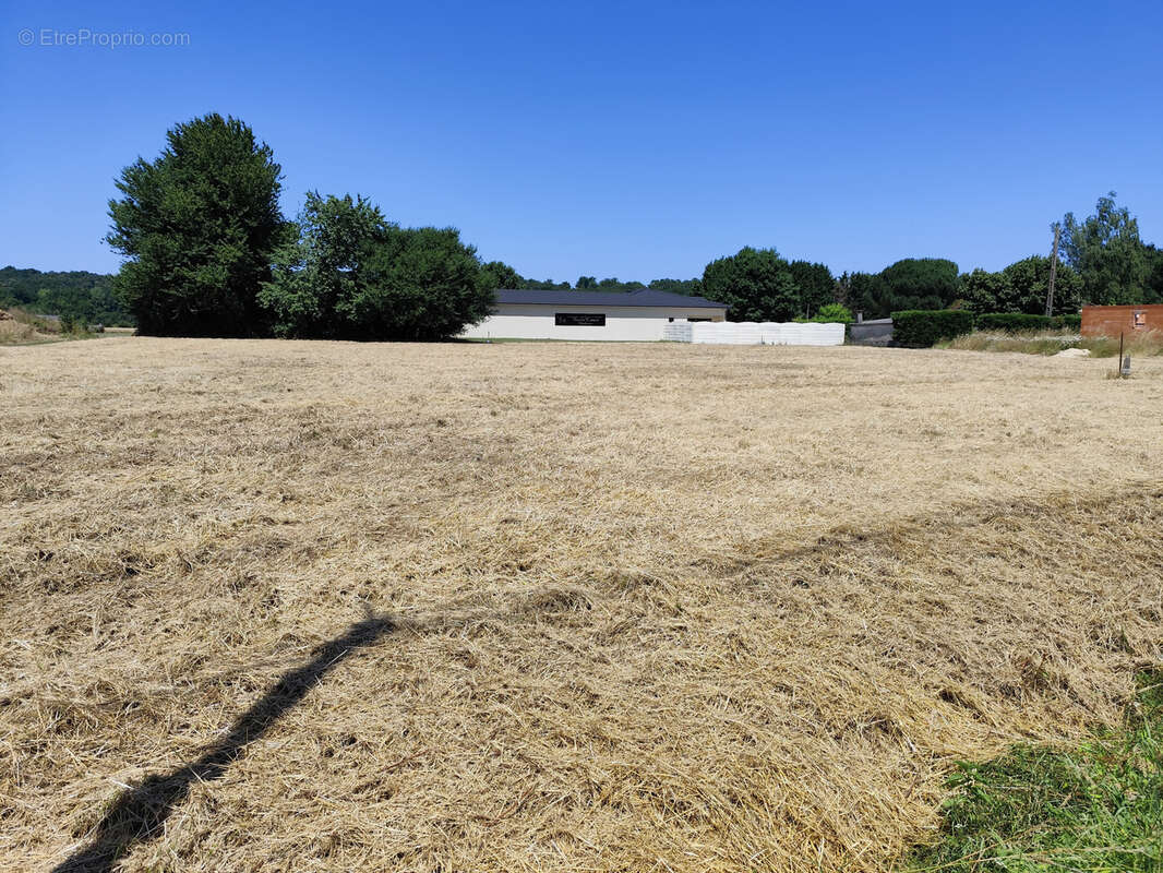 Terrain à MONTPON-MENESTEROL