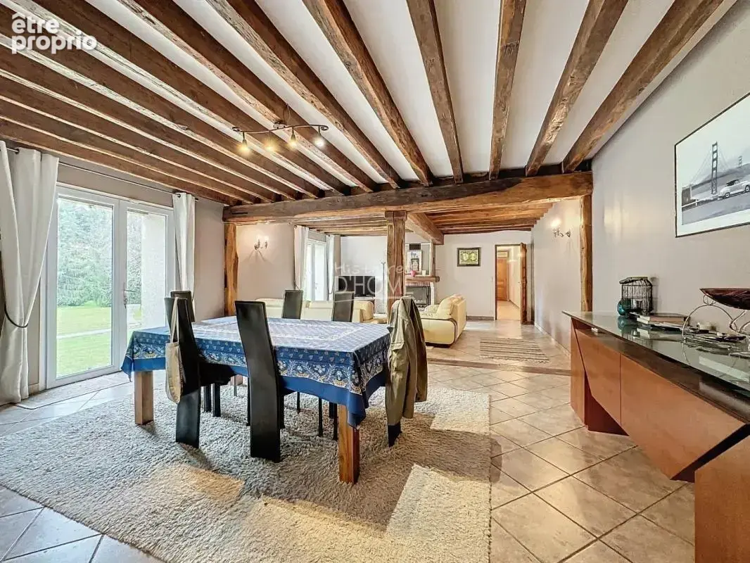 À quelques kilomètres de La Ferté-Gaucher – Maison familiale de 250 m² - photo 7