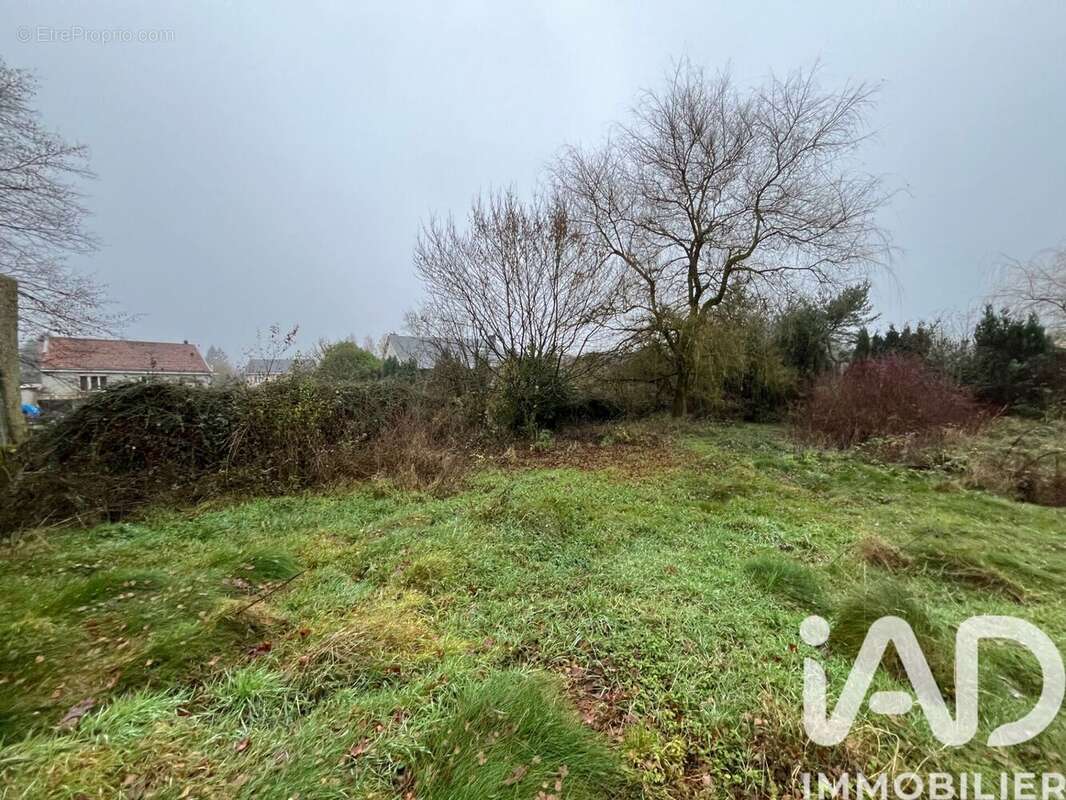 Photo 5 - Terrain à SECHEVAL