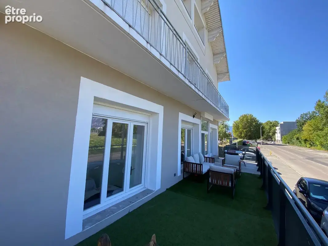 Saint-Martin-d'Hères   T4 91,59 m2 entièrement rénové, 3 chambres + bureau, terrasse 27 m2 vue dégagée - photo 9