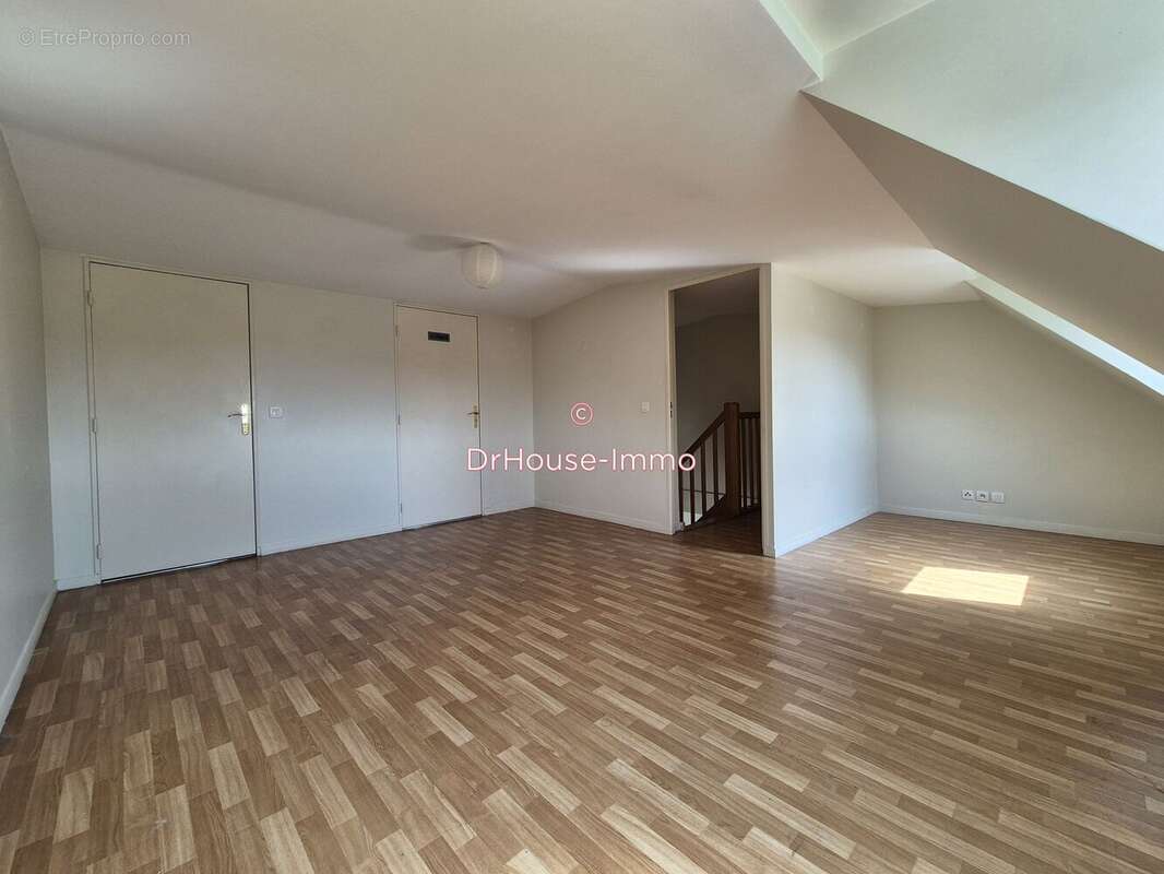 Appartement à LES MUREAUX
