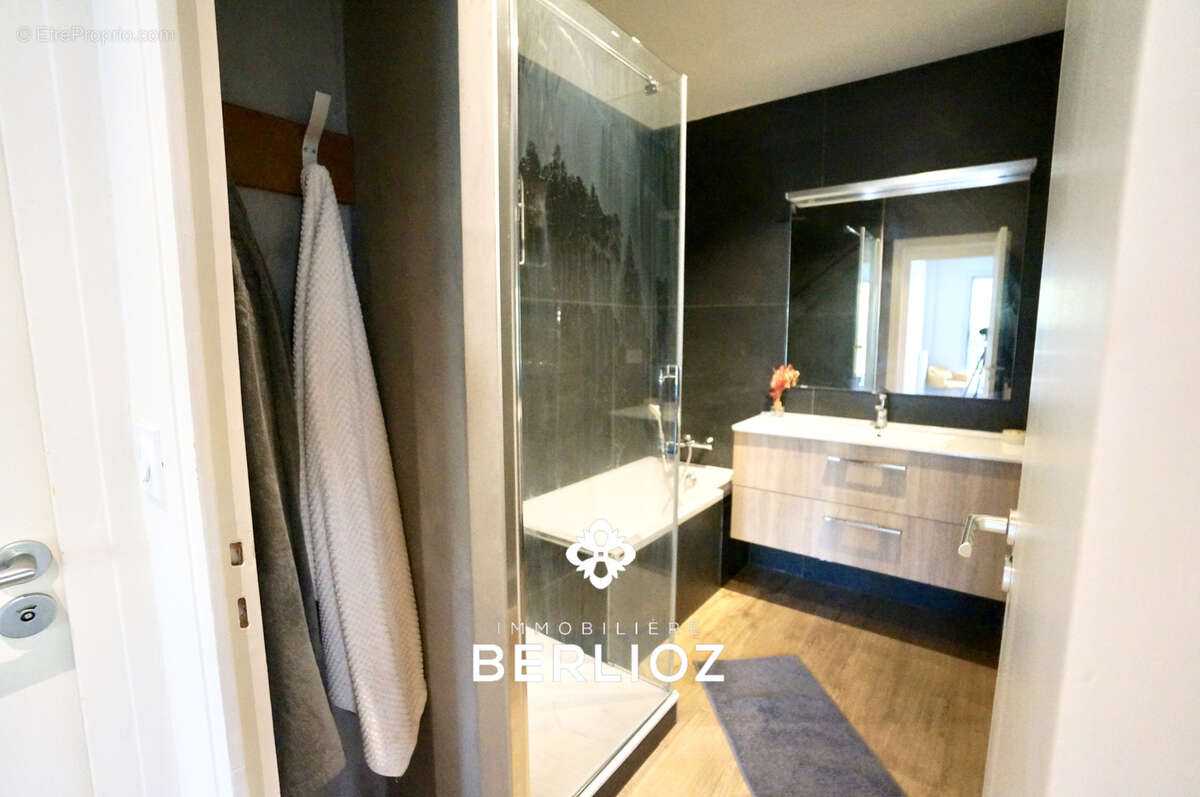 Appartement à MEYLAN