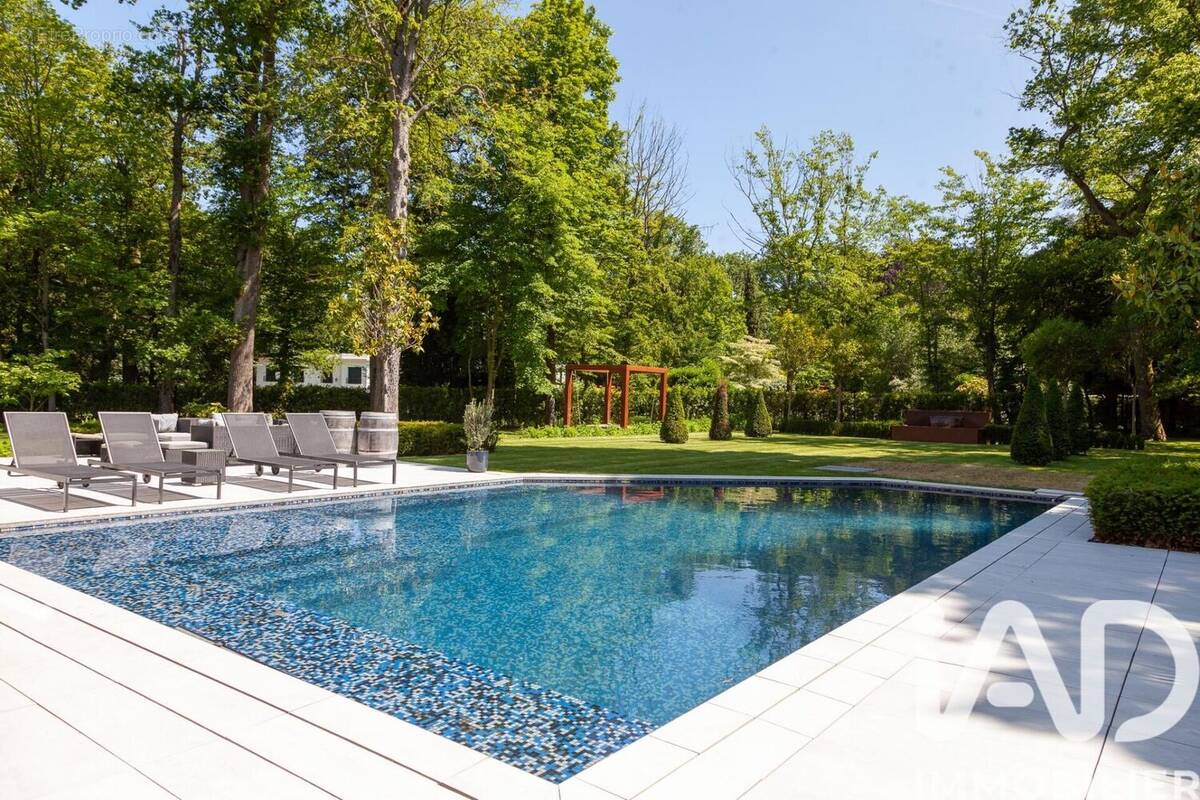 Photo 1 - Maison à MARNES-LA-COQUETTE