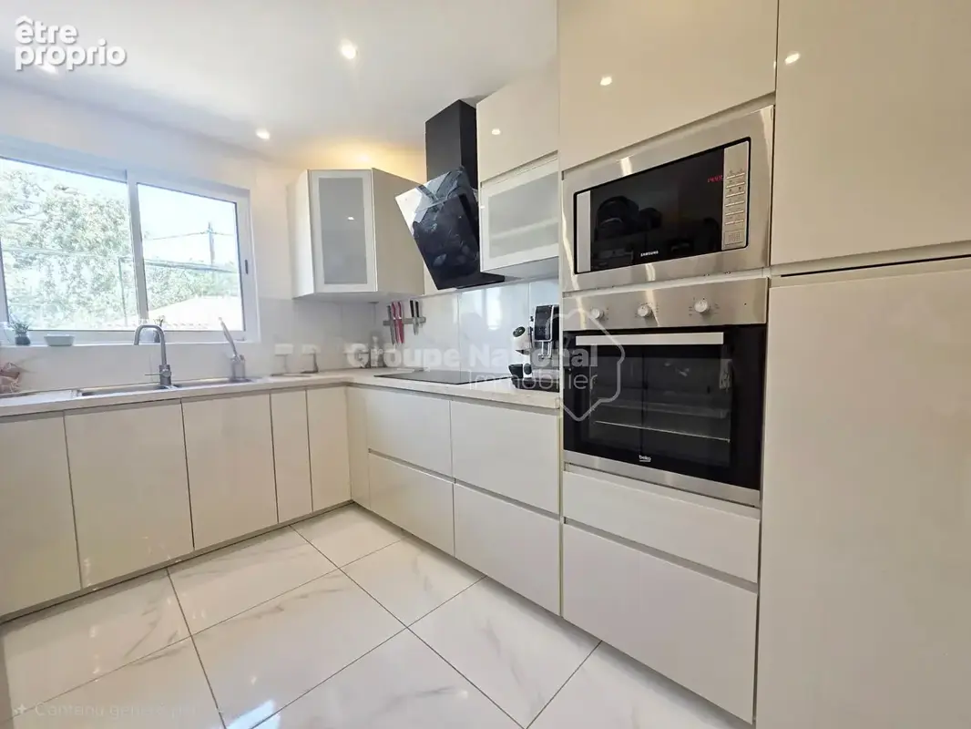Maison de plain-pied rénovée,  80 m² , Miramas (13140) - photo 9