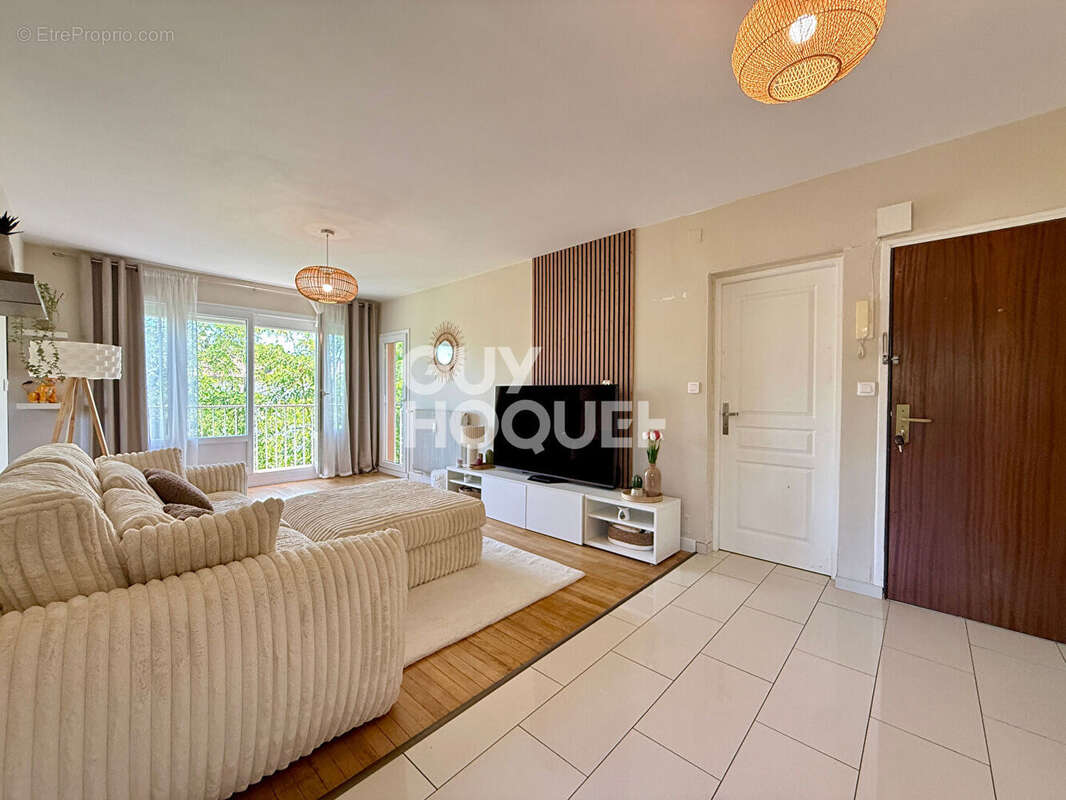 Charmant appartement en dernier étage avec balcon et parking - photo 2