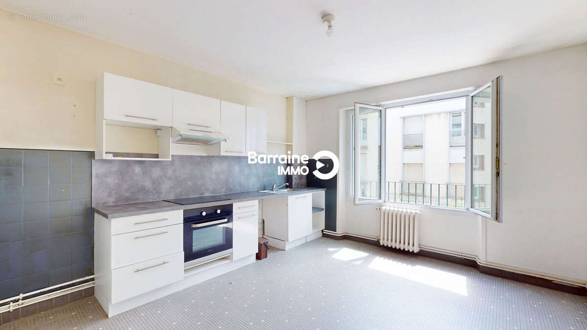 Barraine Immo - A VENDRE - PZ00LM2-TH : Appartement T6 centre-ville de Brest 133m² - photo 5