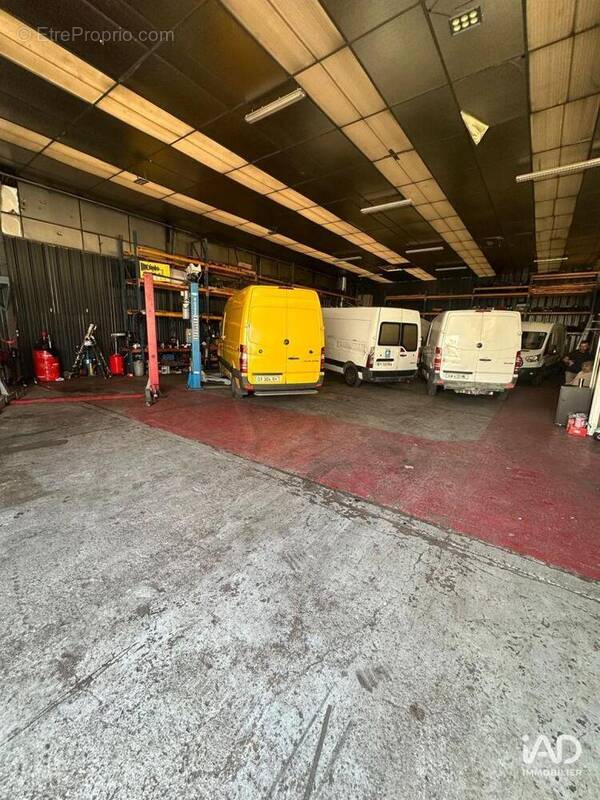 Photo 1 - Commerce à OZOIR-LA-FERRIERE