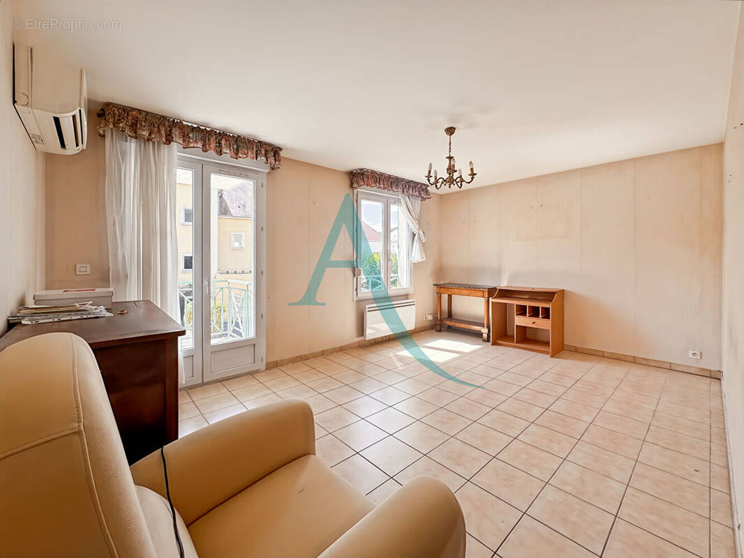 Appartement à MENNECY