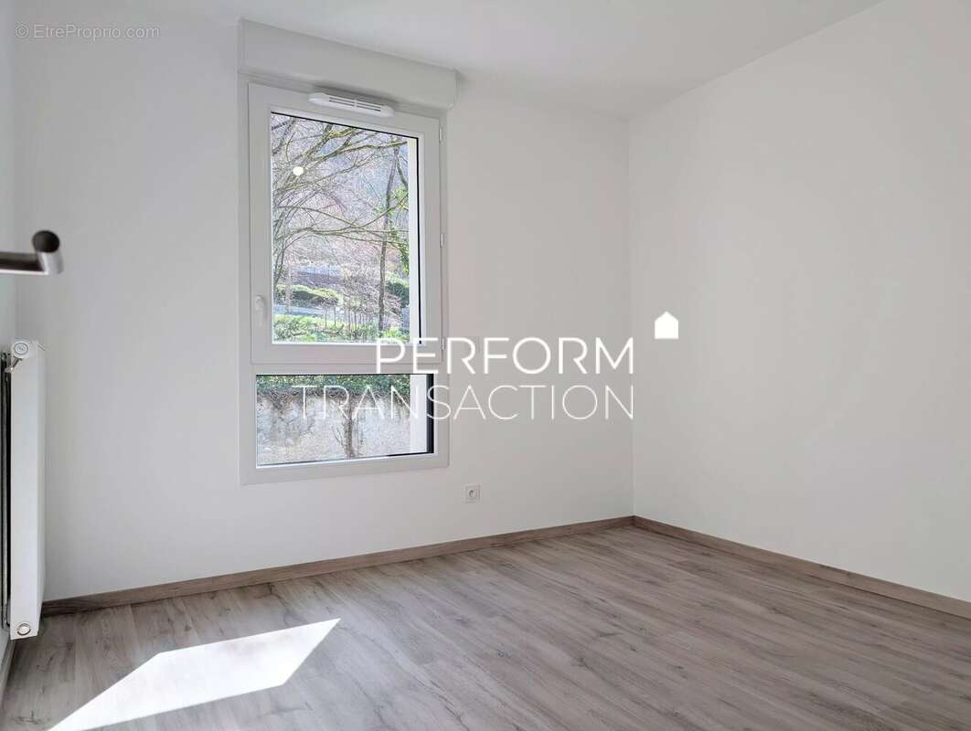 Appartement à POISAT