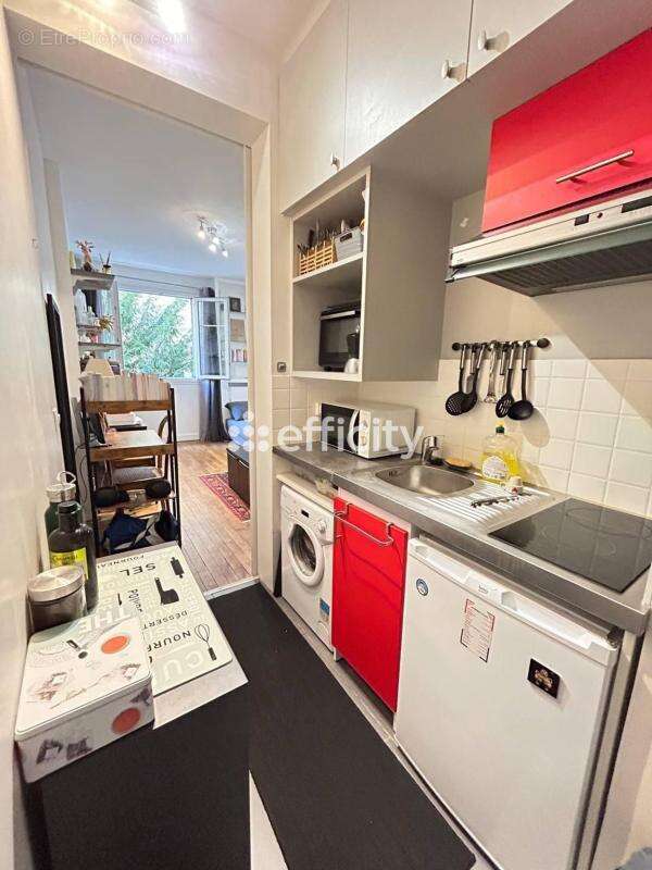 Appartement à PARIS-17E
