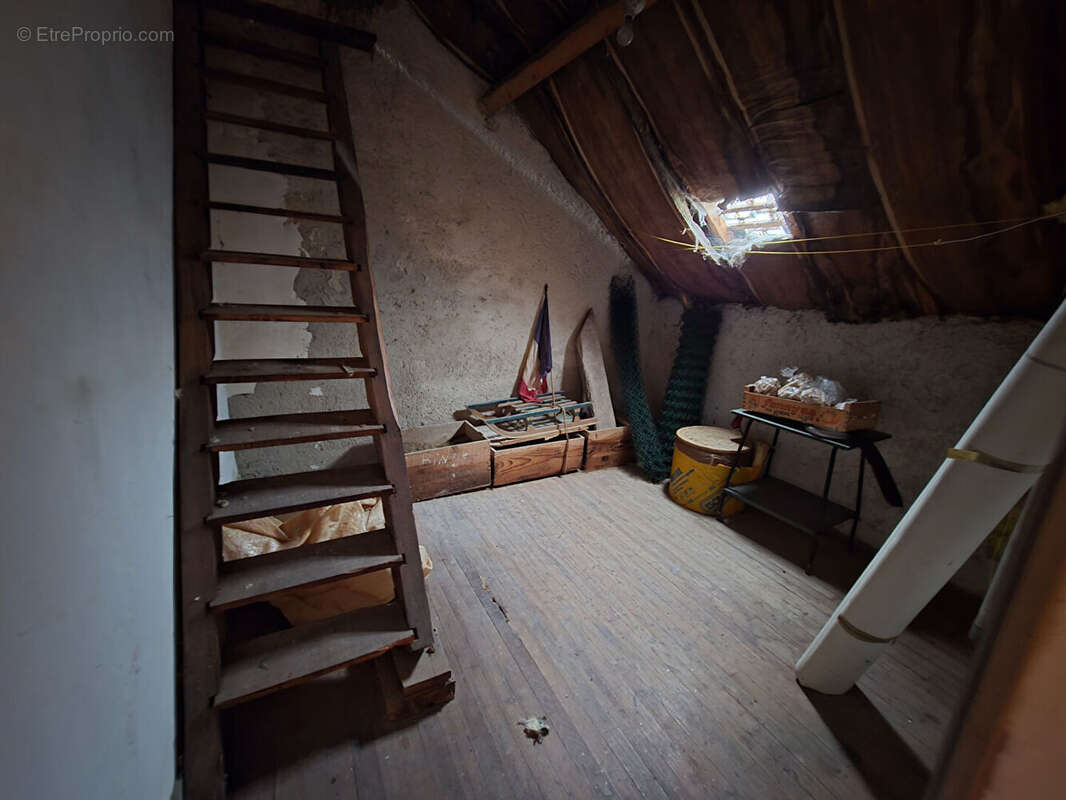 Maison à BUGEAT