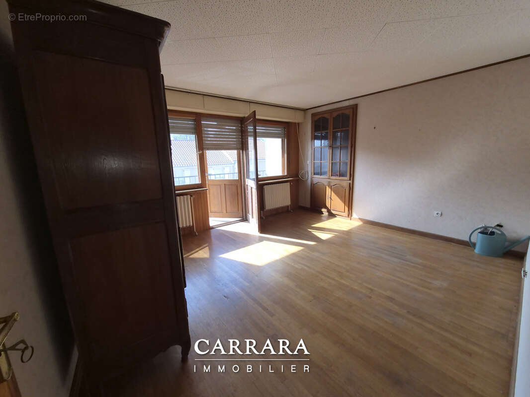 Maison Lorraine, de caractère avec ses dépendances à exploiter. - photo 4