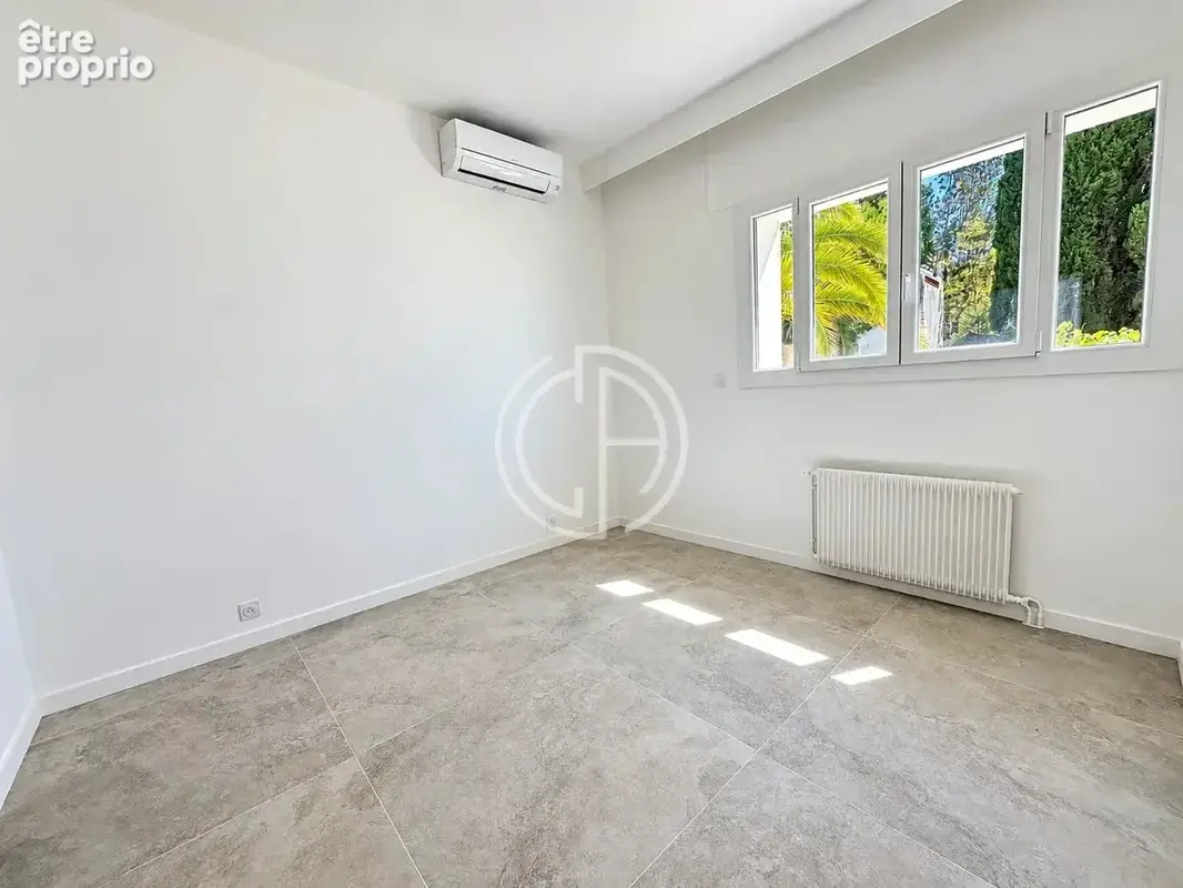 CANNES CENTRE - Superbe appartement 4 pièces avec terrasse - photo 5
