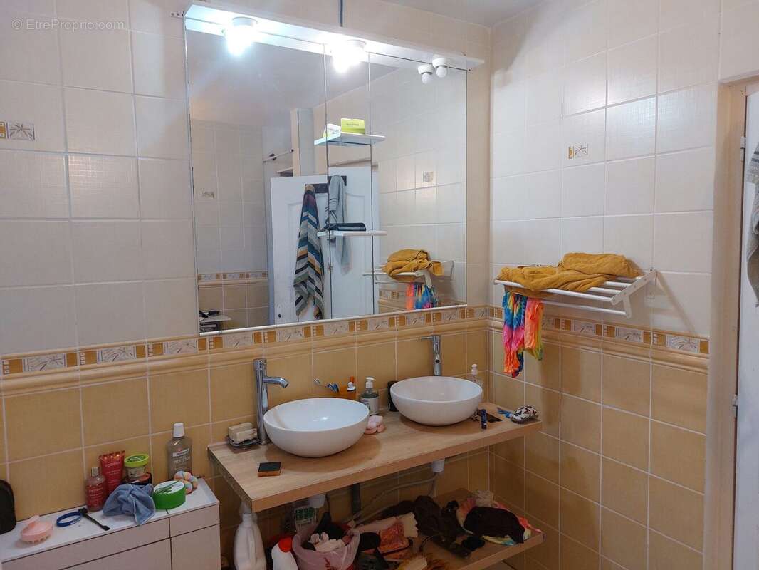 Maison 200 m² à Saint-Denis  - photo 9