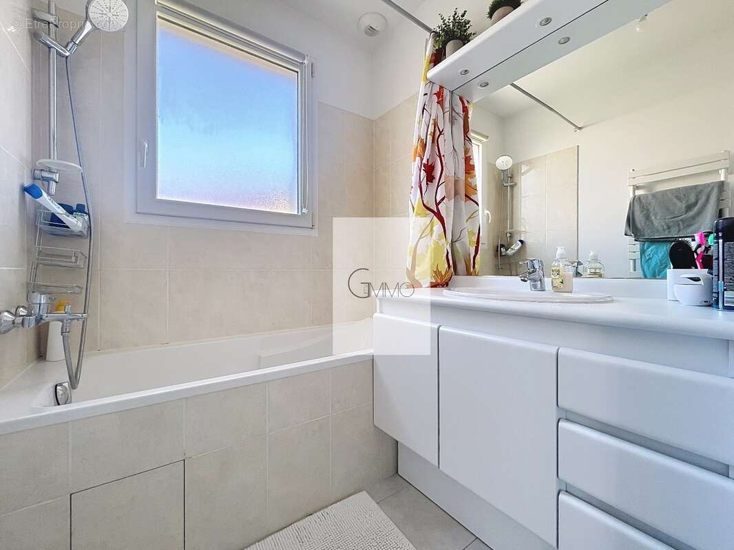 Maison à L'HAY-LES-ROSES