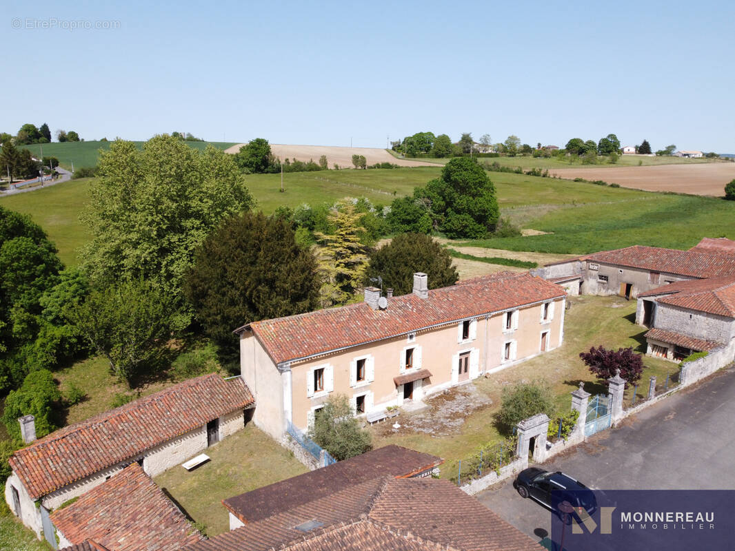 Maison à CHADURIE