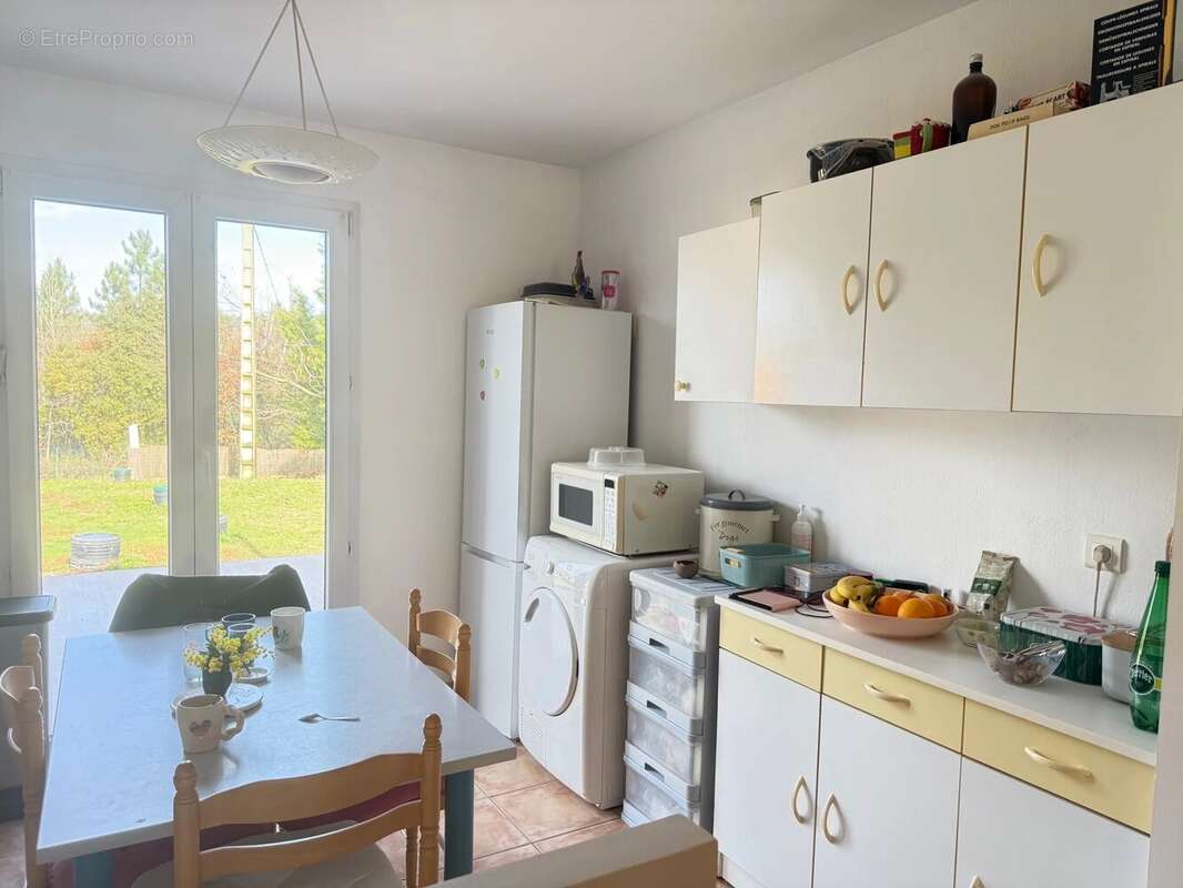 Maison à SAINTE-ANASTASIE-SUR-ISSOLE