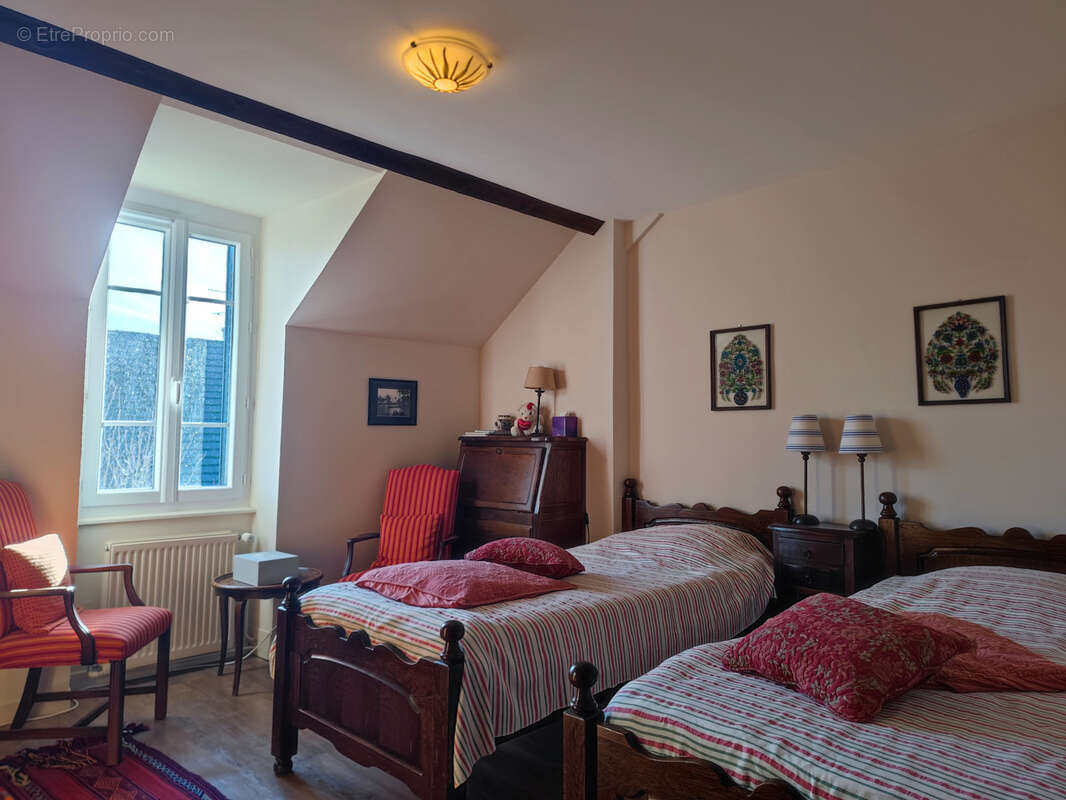 Maison à CERCY-LA-TOUR