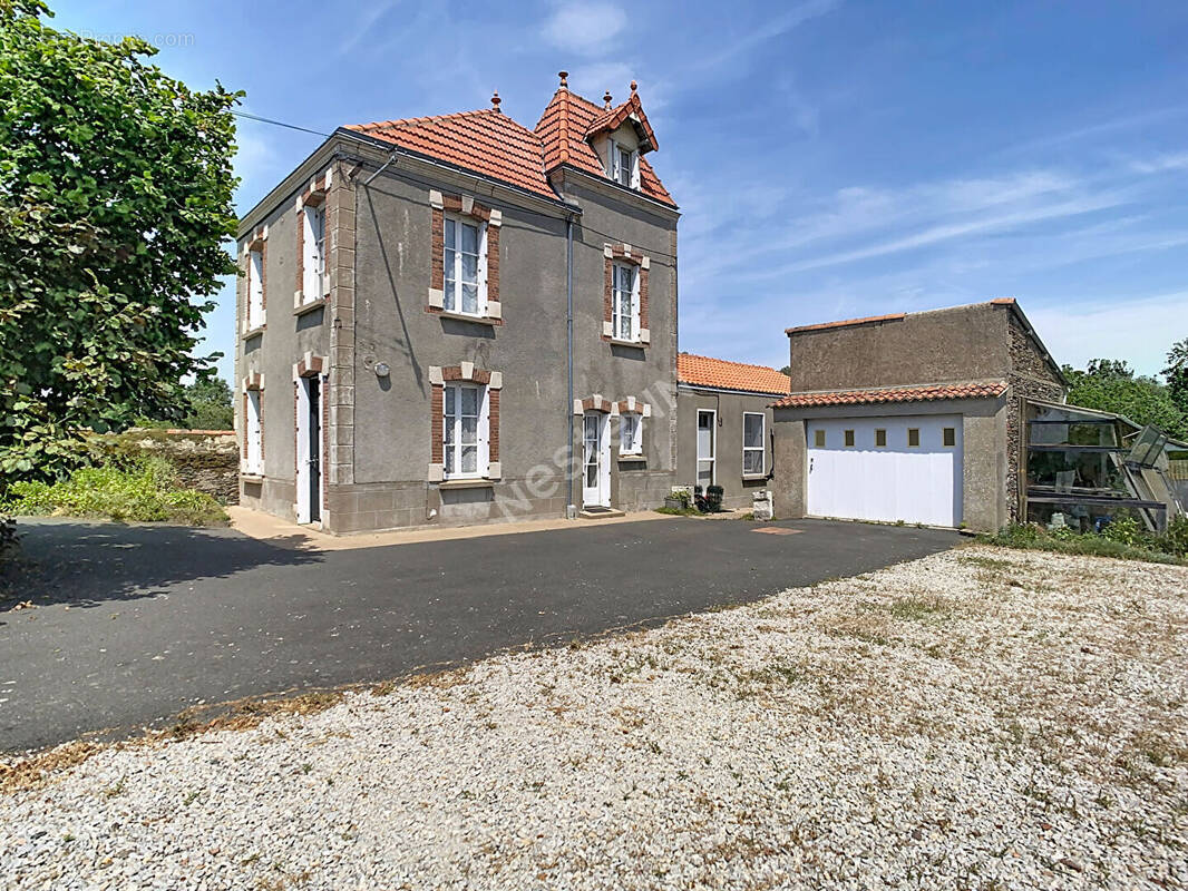 Maison à GESTE